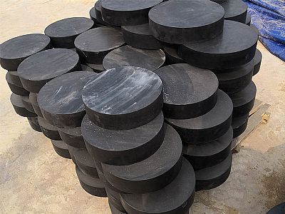 昌邑市板式橡胶支座由若干层橡胶片与薄钢板经加压硫化